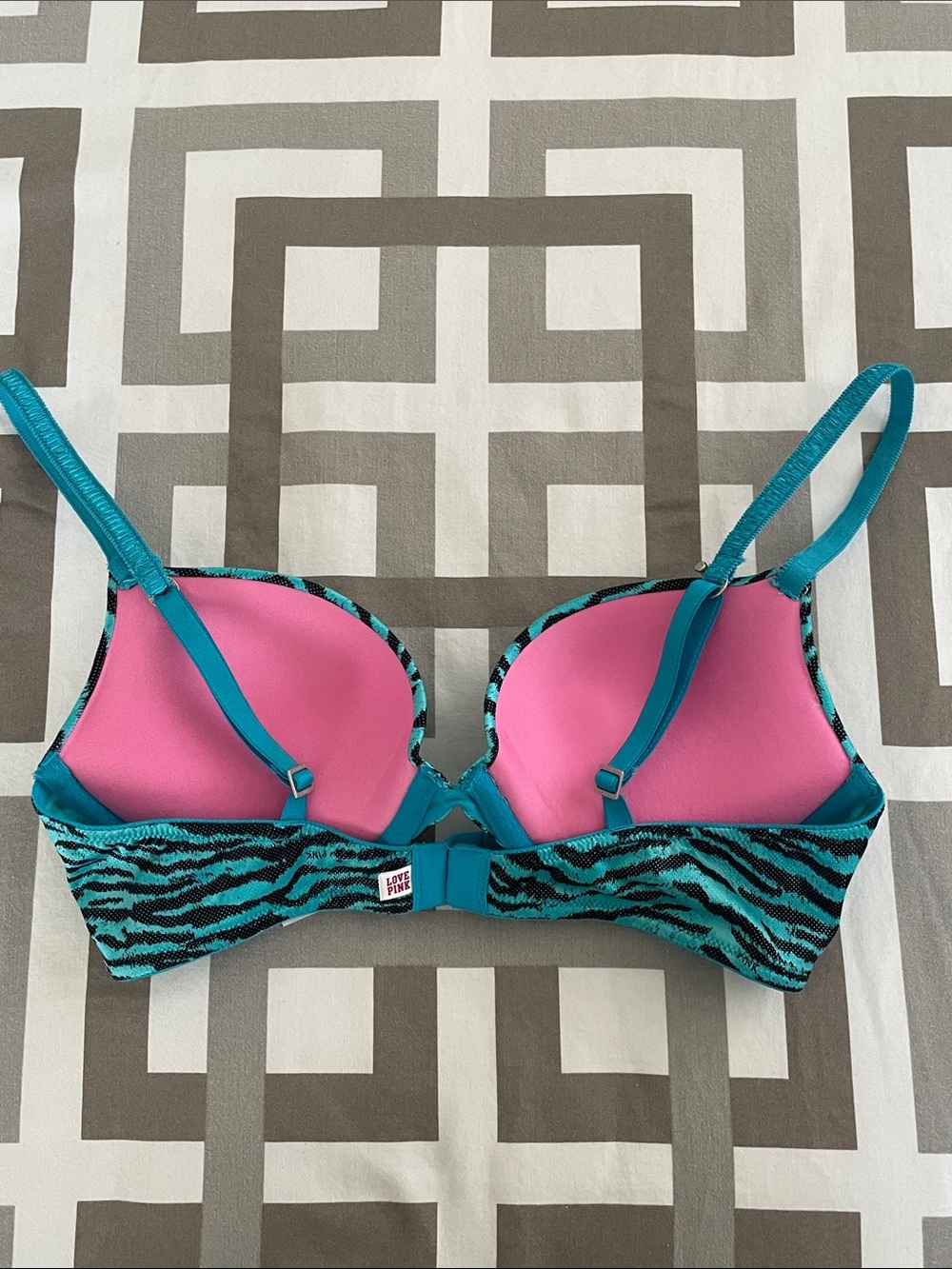 PINK Victoria's Secret Turquoise & Black Zebra Molded Push-up T-Shirt Bra - Picture 11 of 16